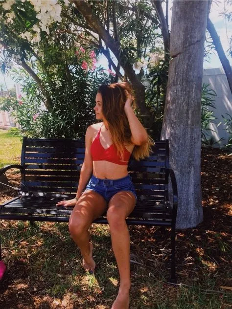 Emma Marie photo 8 — Brown, Slim