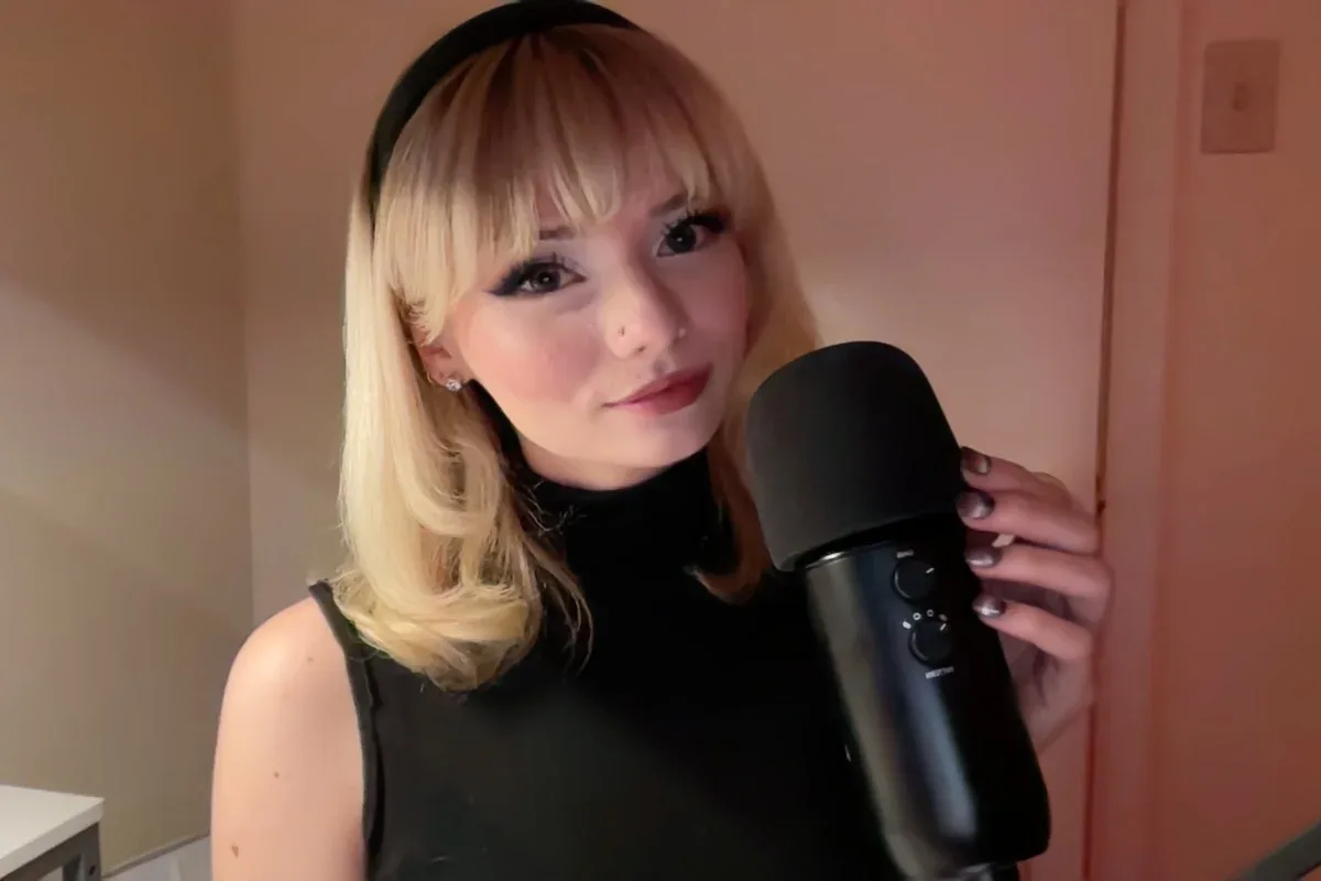 Emma's Myspace photo 11 — Caucasian, ASMR Star, Cosplayer, Influencer, TikTok Star, YouTuber