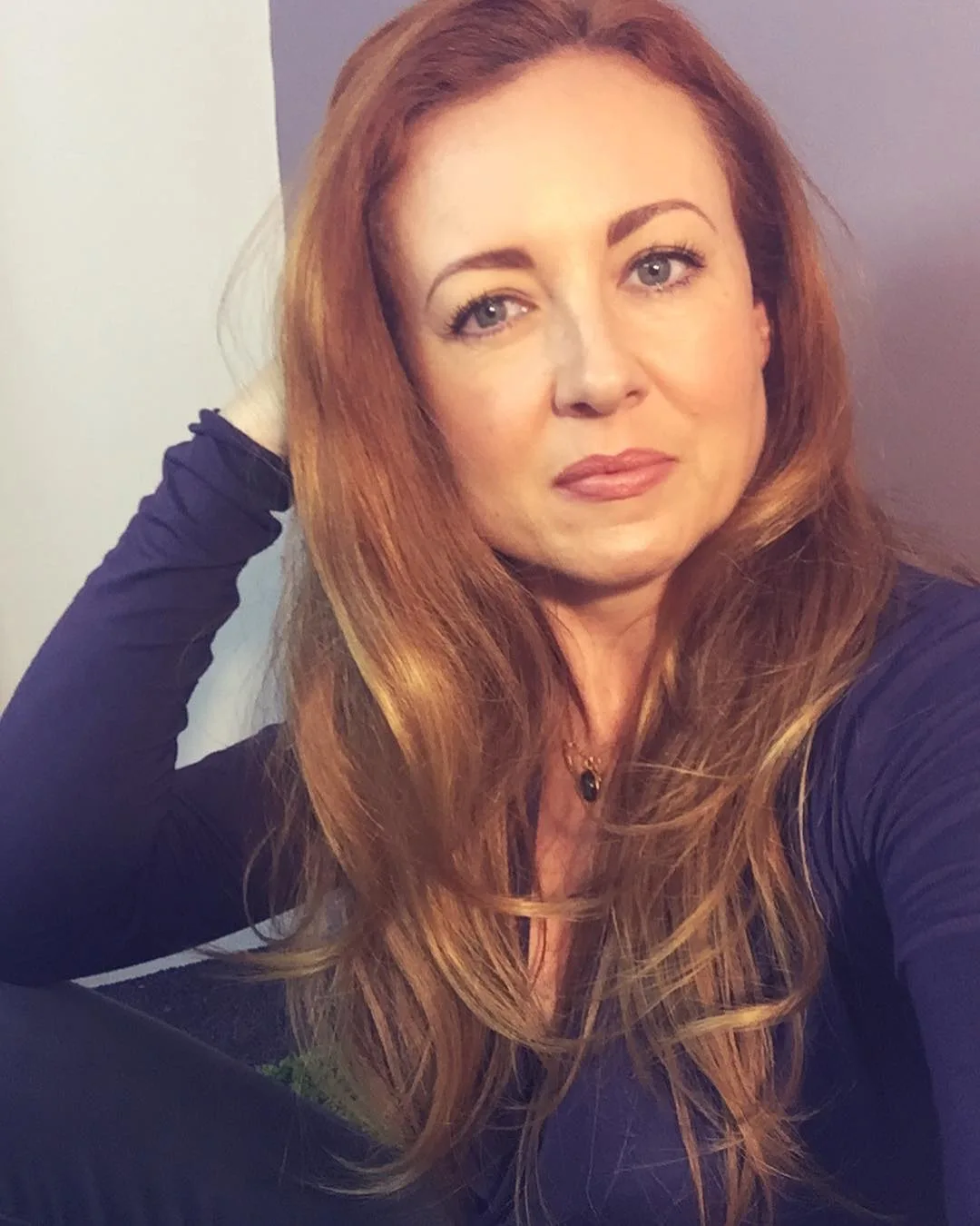 Emma WhispersRed photo 7 — British, Red