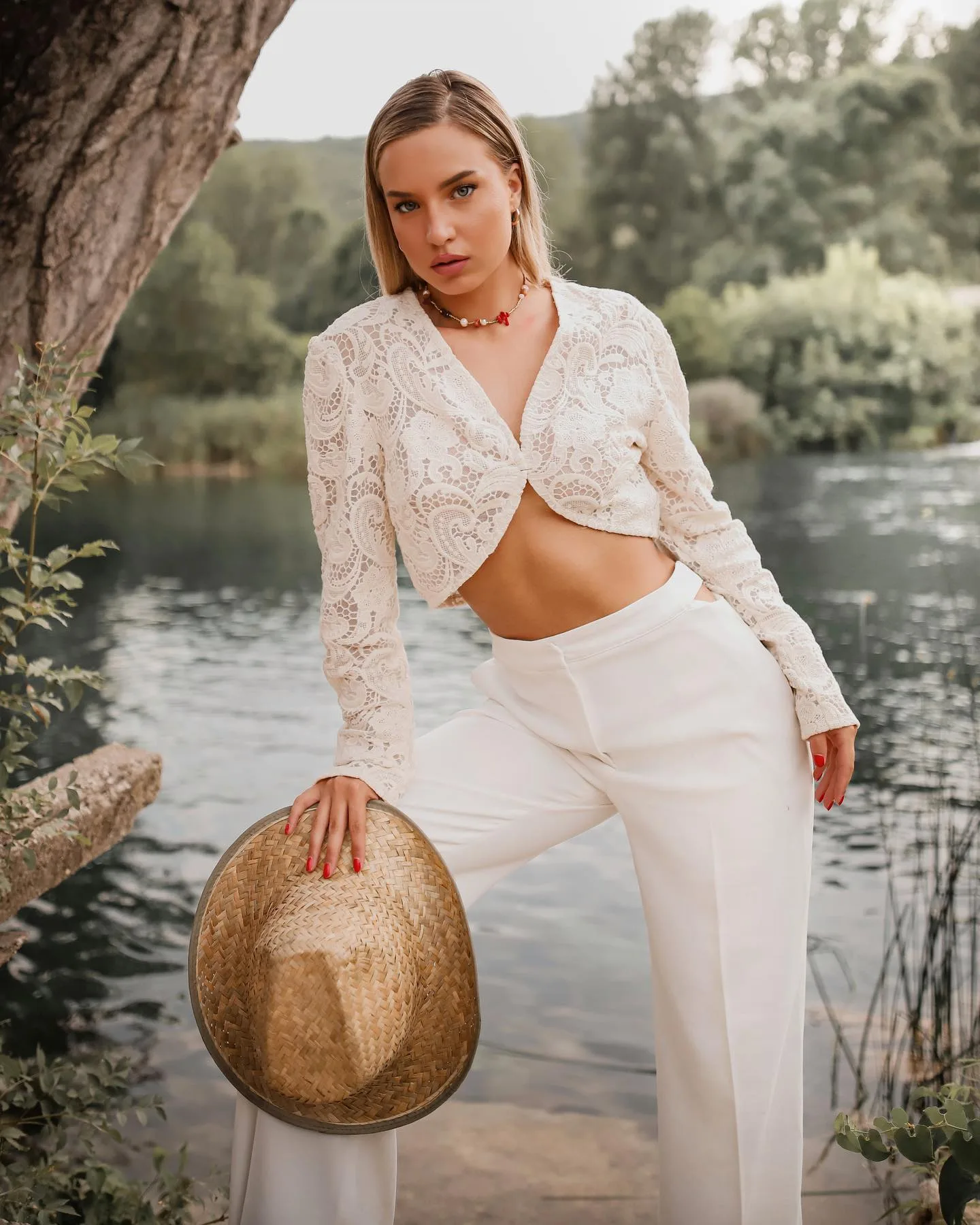 Ena Meskic — Bosnian, Blonde