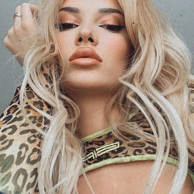 Era Istrefi photo 12 — Influencer, Musician, YouTuber, Albanian), (Kosovar