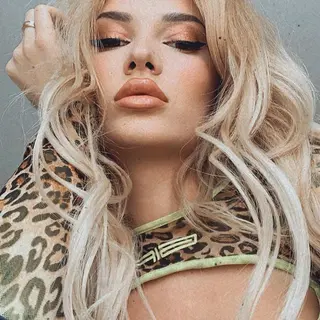 Era Istrefi photo 12 — Influencer, Musician, YouTuber, Albanian),  (Kosovar
