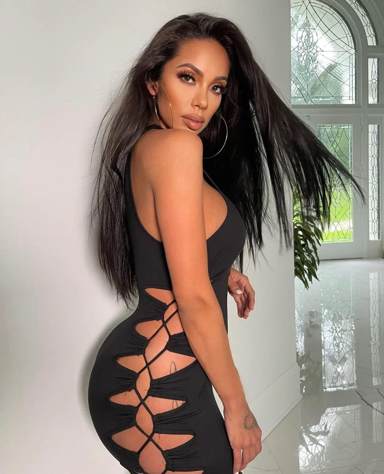 Erica Mena photo 3 — Chubby, Brown