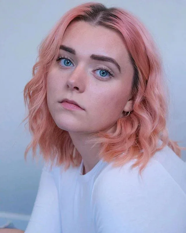 Erin Dougal photo 16 — Blue, Caucasian