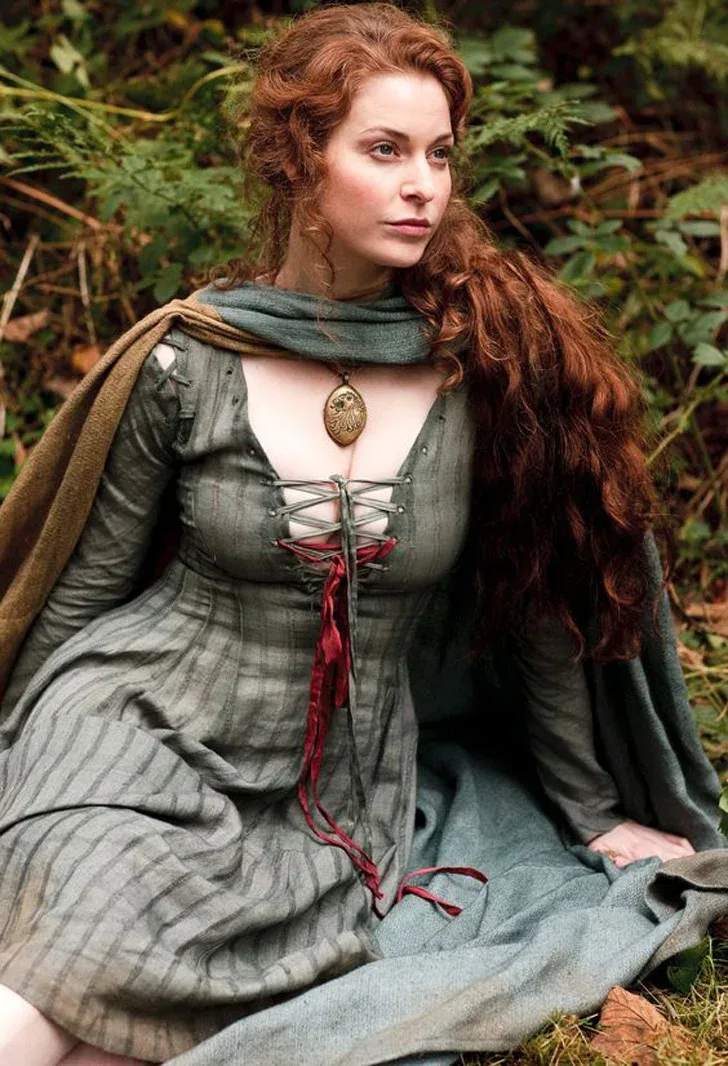 Esmé Bianco photo 18 — Actress, Exotic Dancer, Model, British