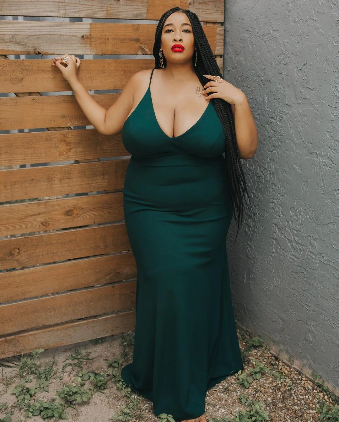 Essie Golden photo 16 — Blogger, Plus Size Model, American