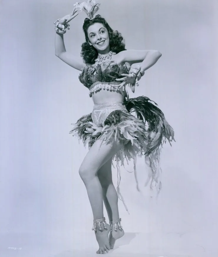 Estelita Rodriguez photo 4 — Brown, Latin