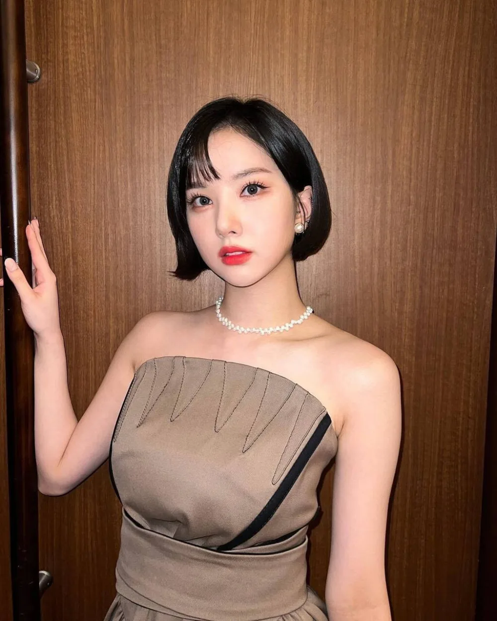 Eunha photo 13 — South Korean, Black