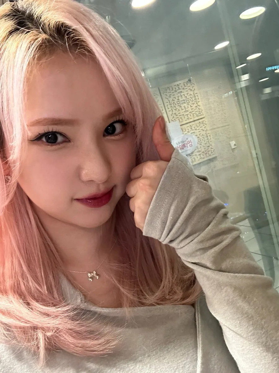 Eunha photo 15 — Slim, Brown