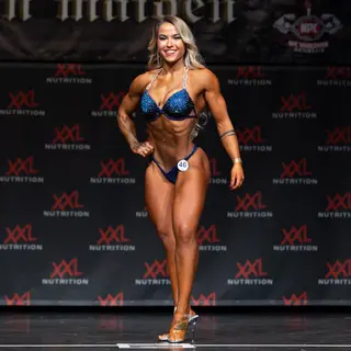 Eva Maes photo 8 — Blonde, Muscular