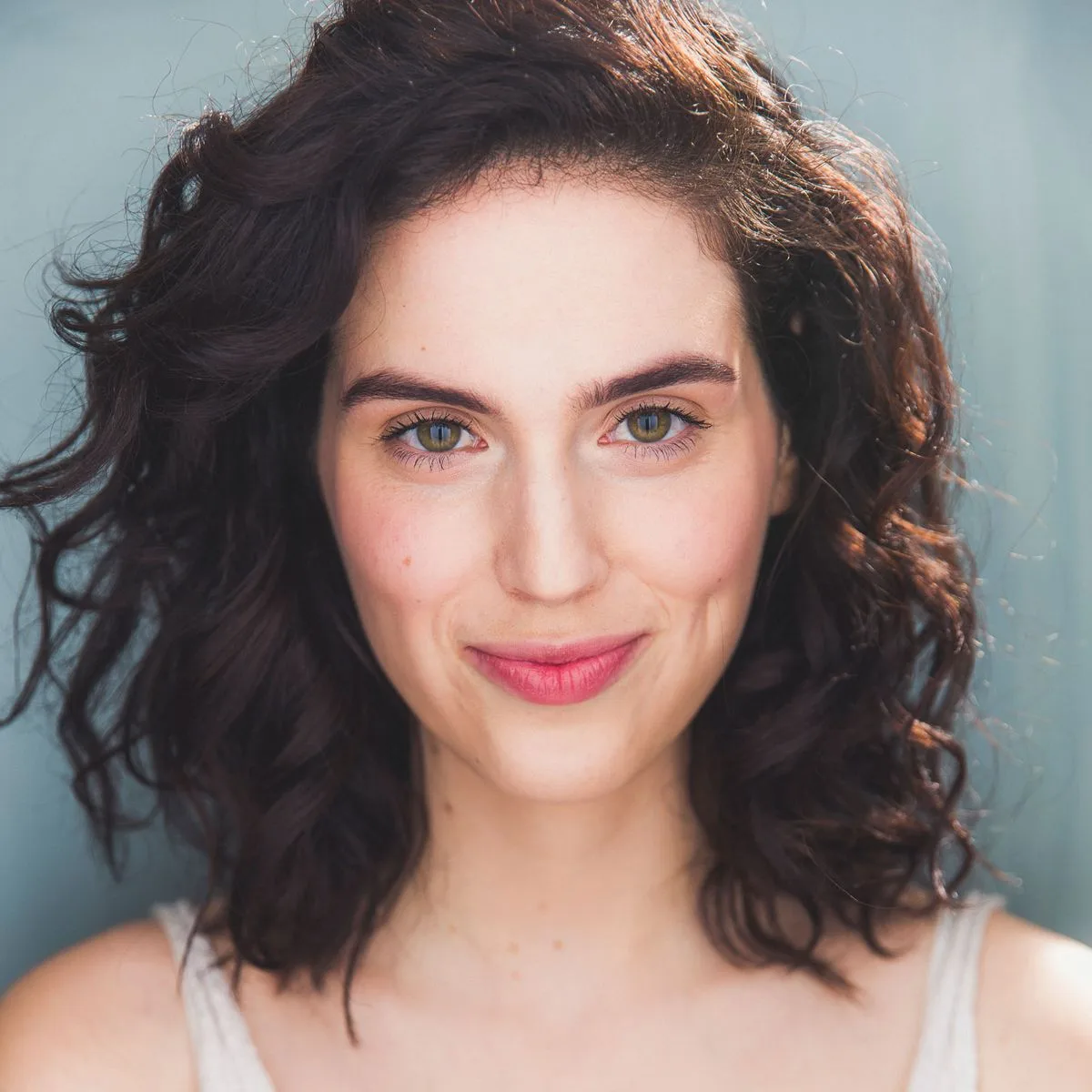 Eva Victor photo 4 — Hazel, Caucasian