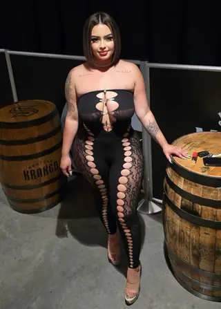 Exotic Jackie photo 1 — Mexican, Brown