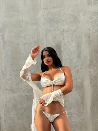 Fabiola Velasquez photo 16 — Brown, Latin