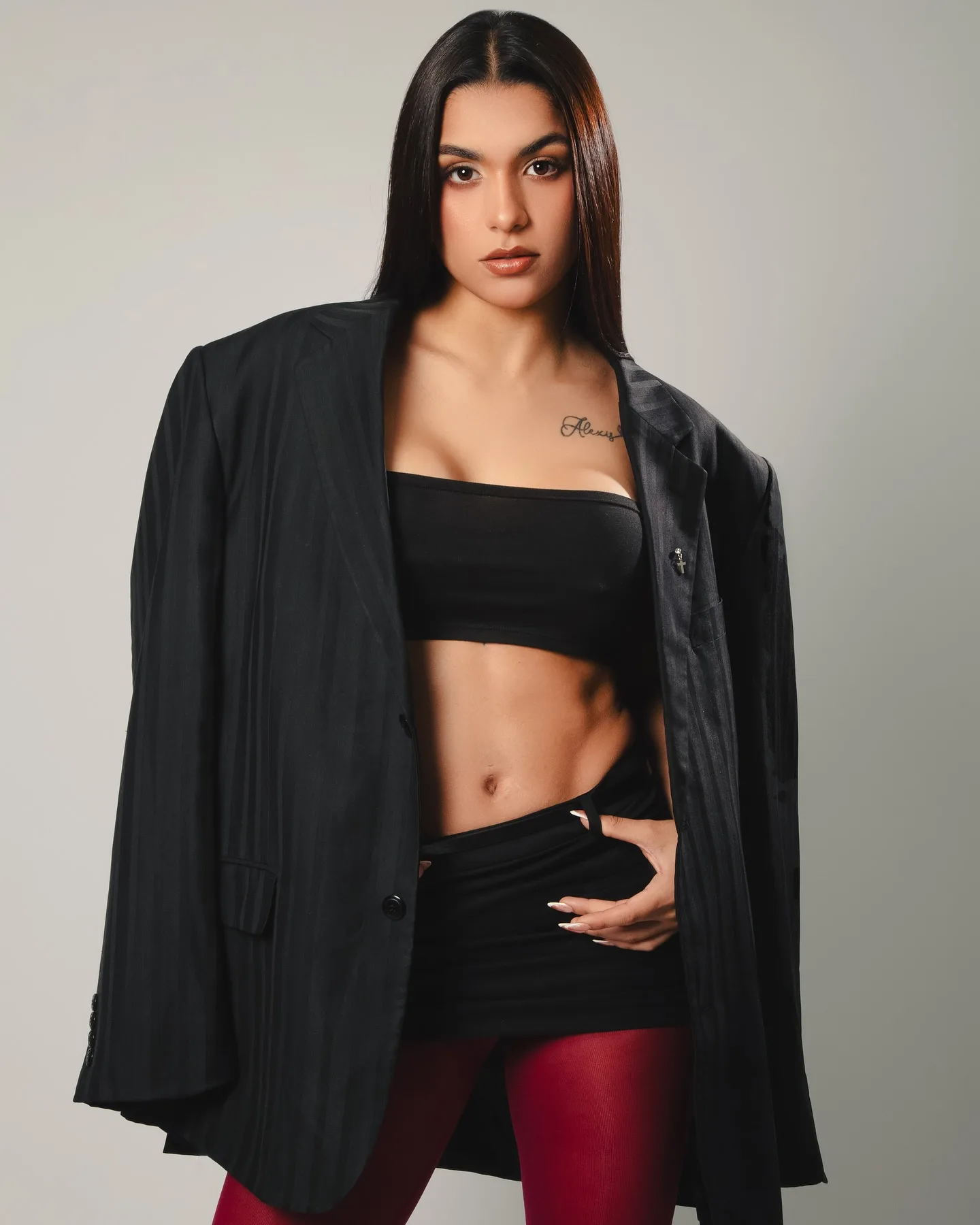 Fabiola Velasquez photo 3 — Slim, Brown