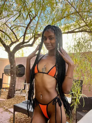 Fae Love photo 8 — Black, Slim