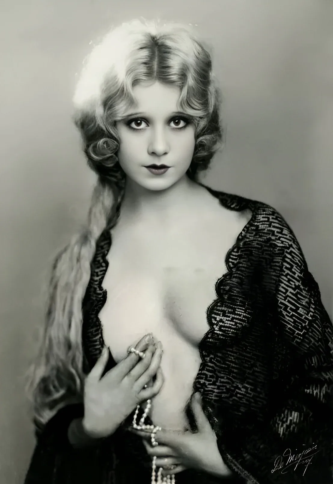 Faith Bacon photo 3 — Slim, Caucasian