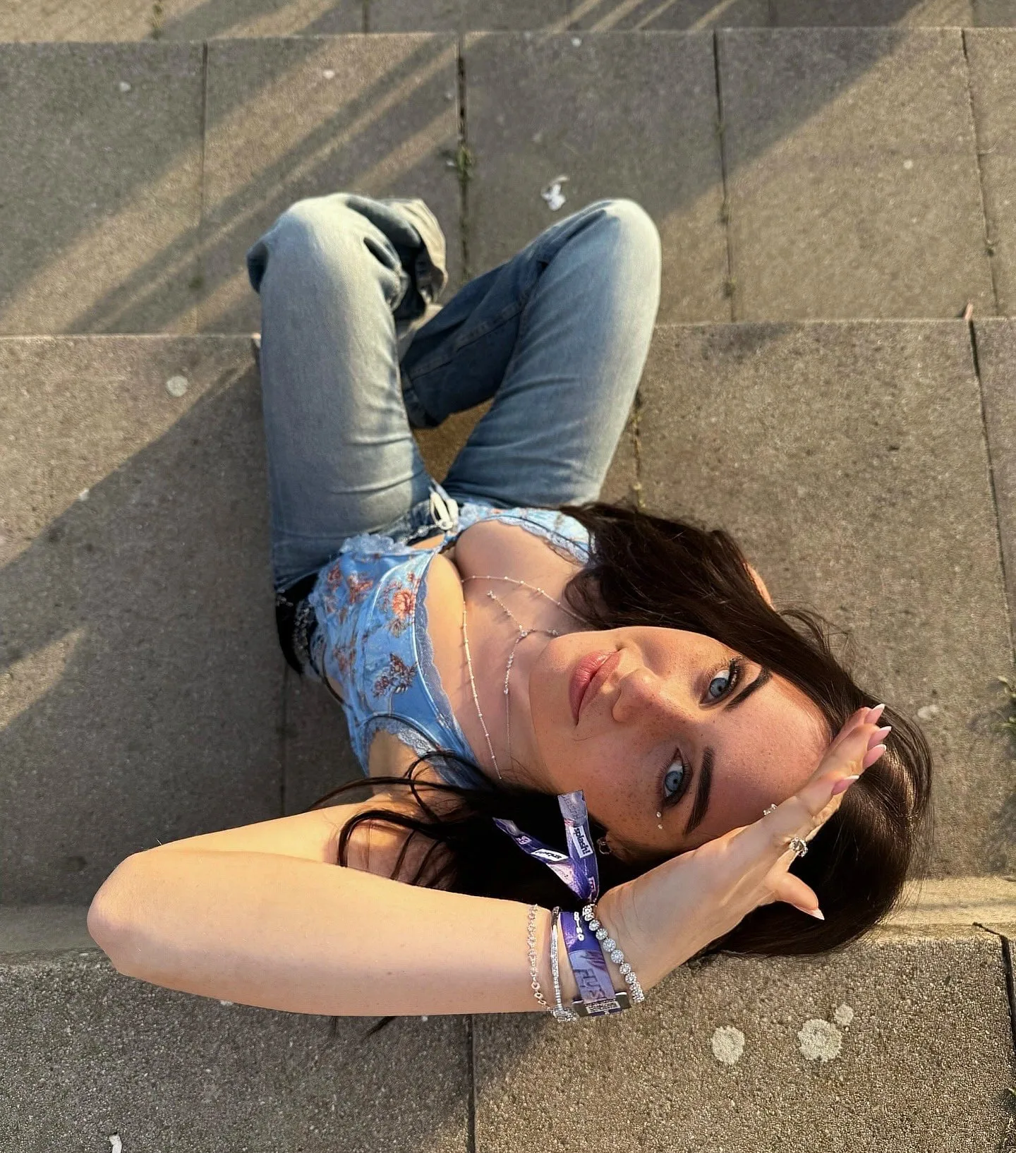Faye Schwerin photo 9 — Average, Blue