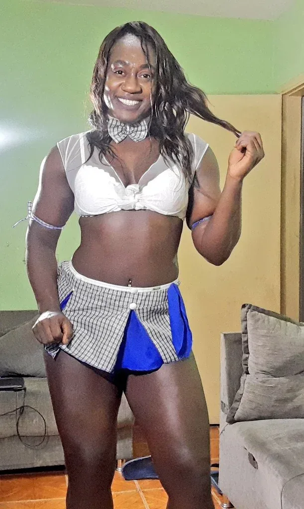 Fernanda Chocolatte photo 2 — Black, Athletic
