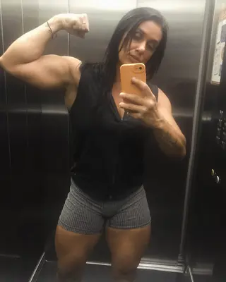 Fernanda Diniz photo 14 — Brown, Bodybuilder, Fitness Trainer