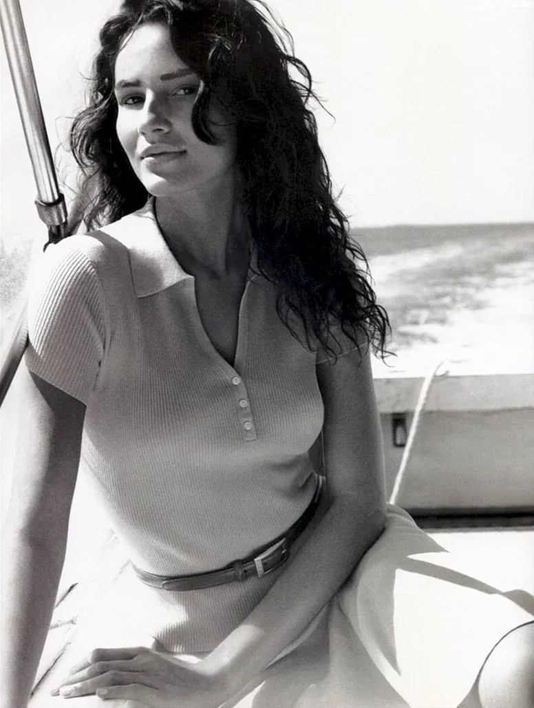Fernanda Tavares photo 14 — Brown, Slim