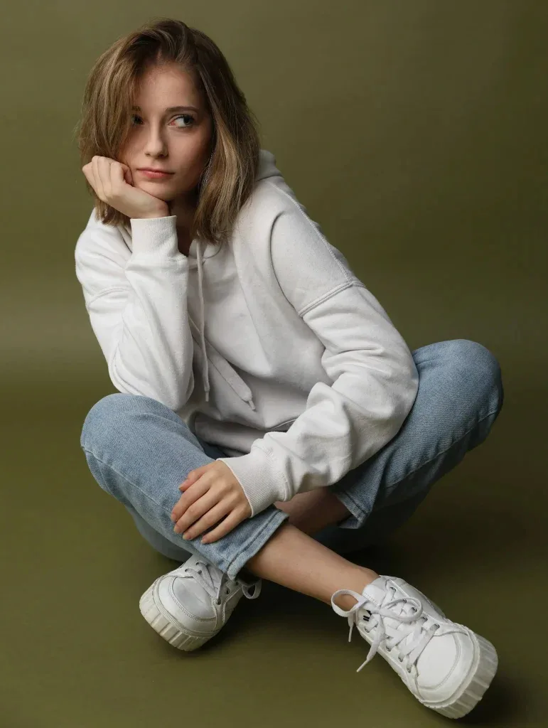 Fiona Rosamilia photo 5 — Caucasian, Actress, Model, Musician