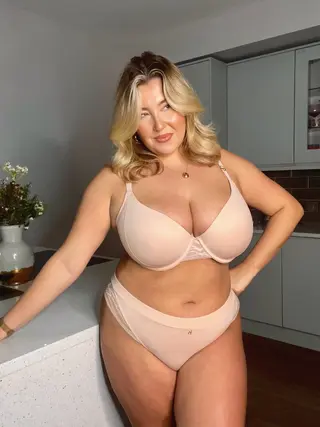 Florence Clara photo 3 — Model, Chubby