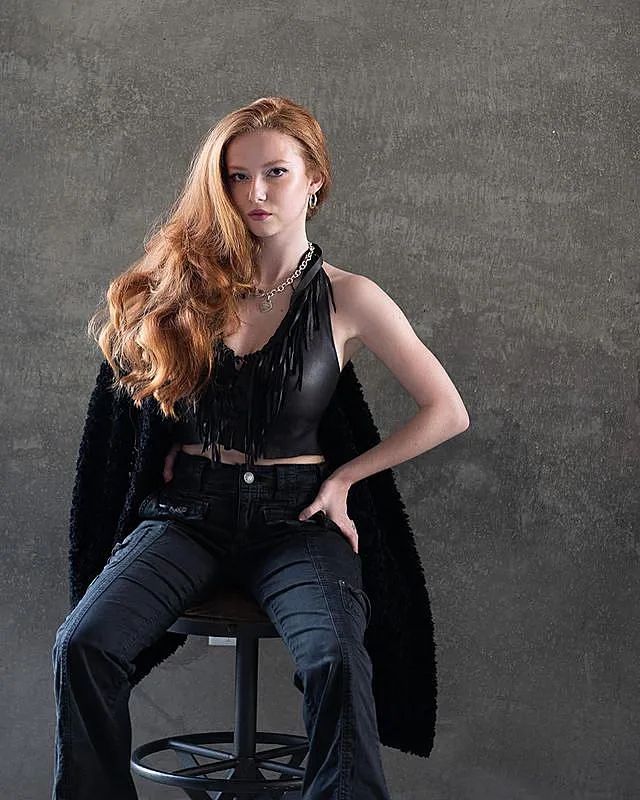 Francesca Capaldi photo 1 — American, Red