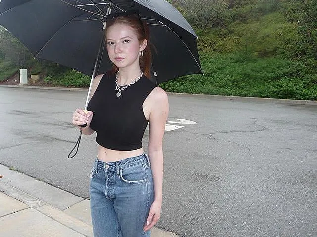 Francesca Capaldi photo 14 — Red, Slim