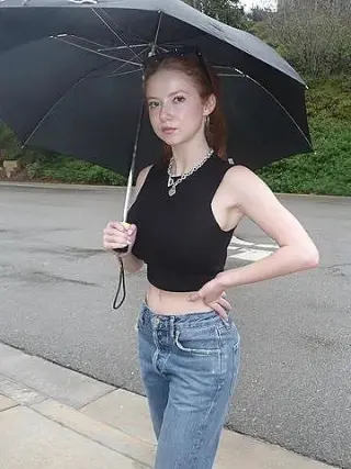 Francesca Capaldi photo 16 — Brown, Caucasian