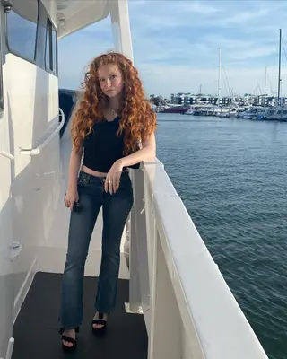 Francesca Capaldi photo 9 — Slim, Brown