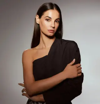 Francesca Chillemi photo 15 — Average, Brown