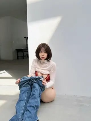 Fumina Suzuki photo 16 — Brown, Asian