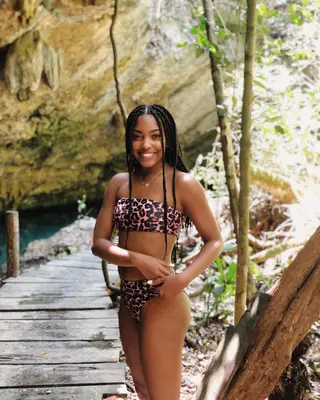 Gabby Morrison photo 3 — Average, Brown
