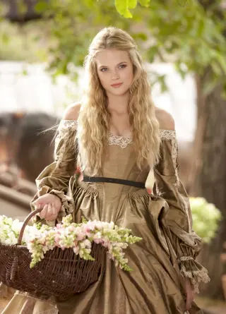 Gabriella Wilde photo 1 — British, Blonde