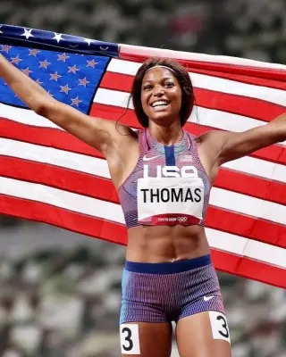 Gabrielle Thomas photo 4 — Brown, Black