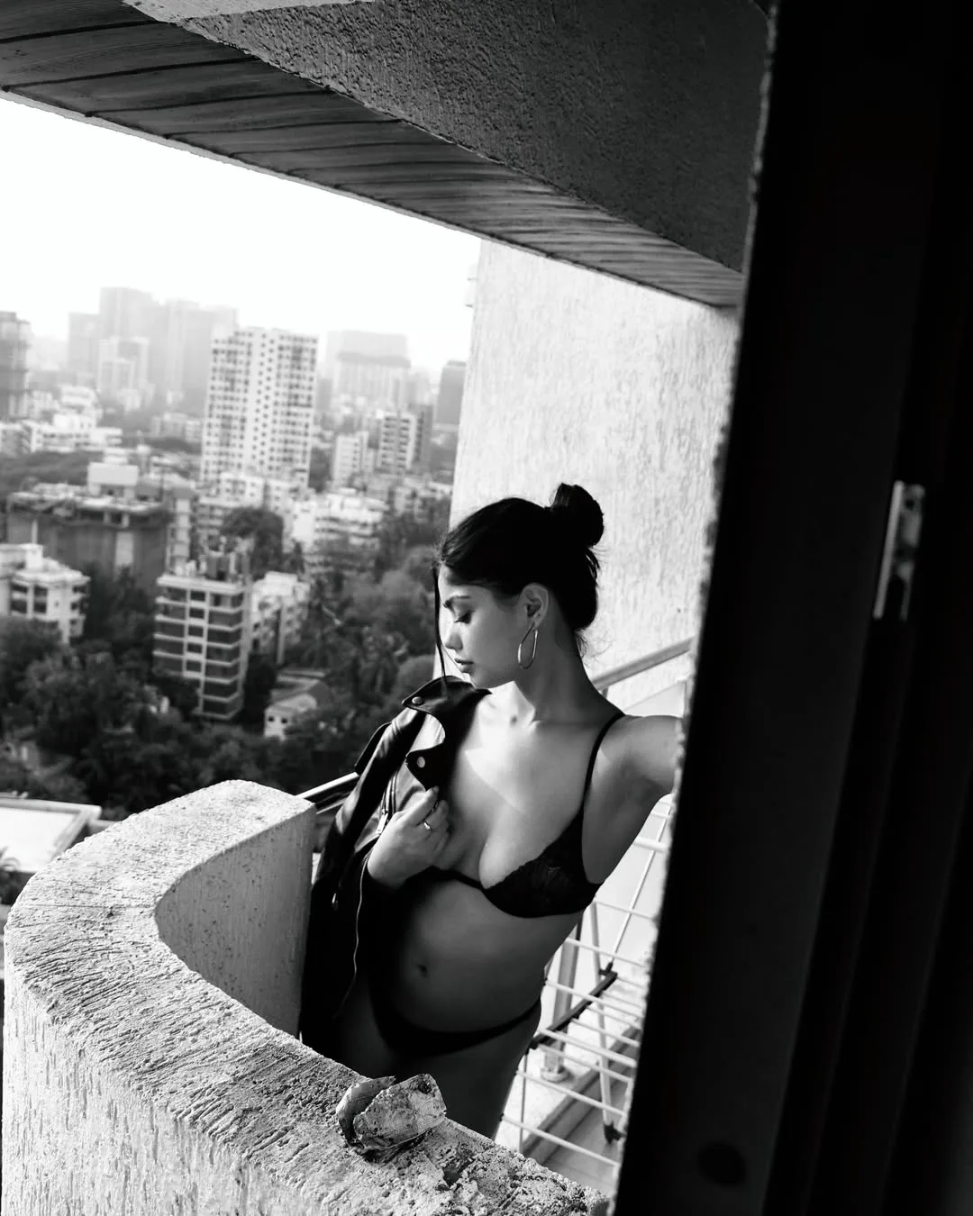 Gaurika Vashisth photo 3 — Slim, Brown