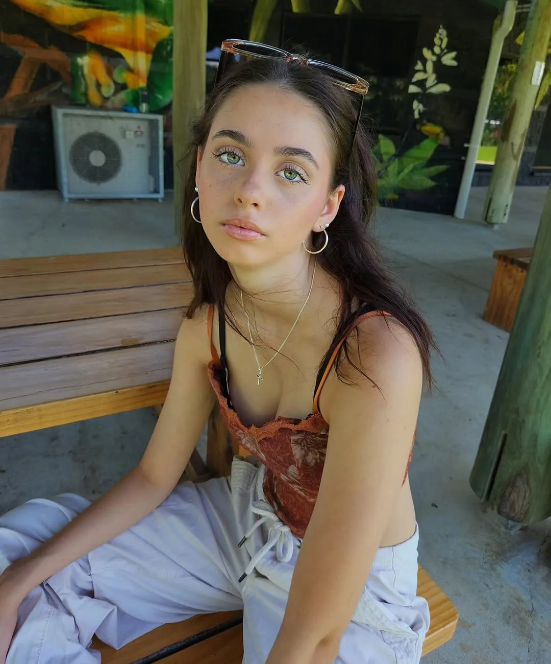 Gemma Karsten photo 3 — Slim, Green