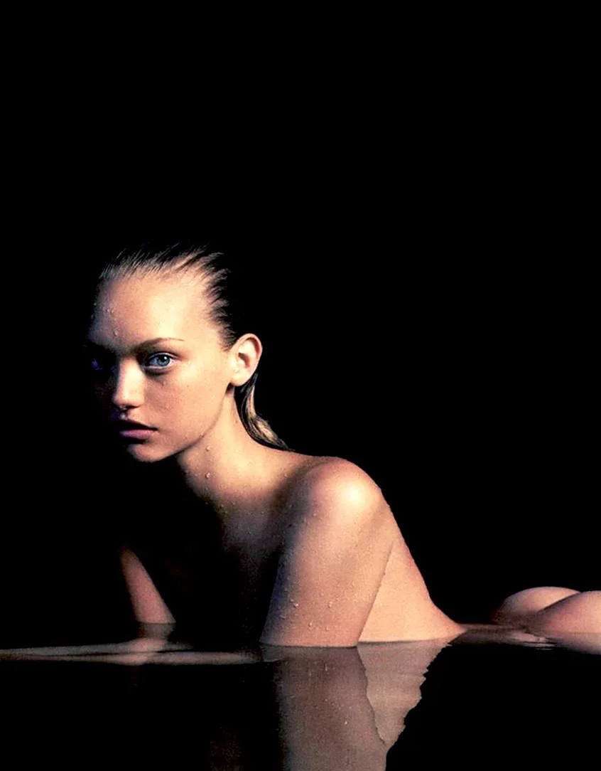 Gemma Ward photo 10 — Green, Caucasian