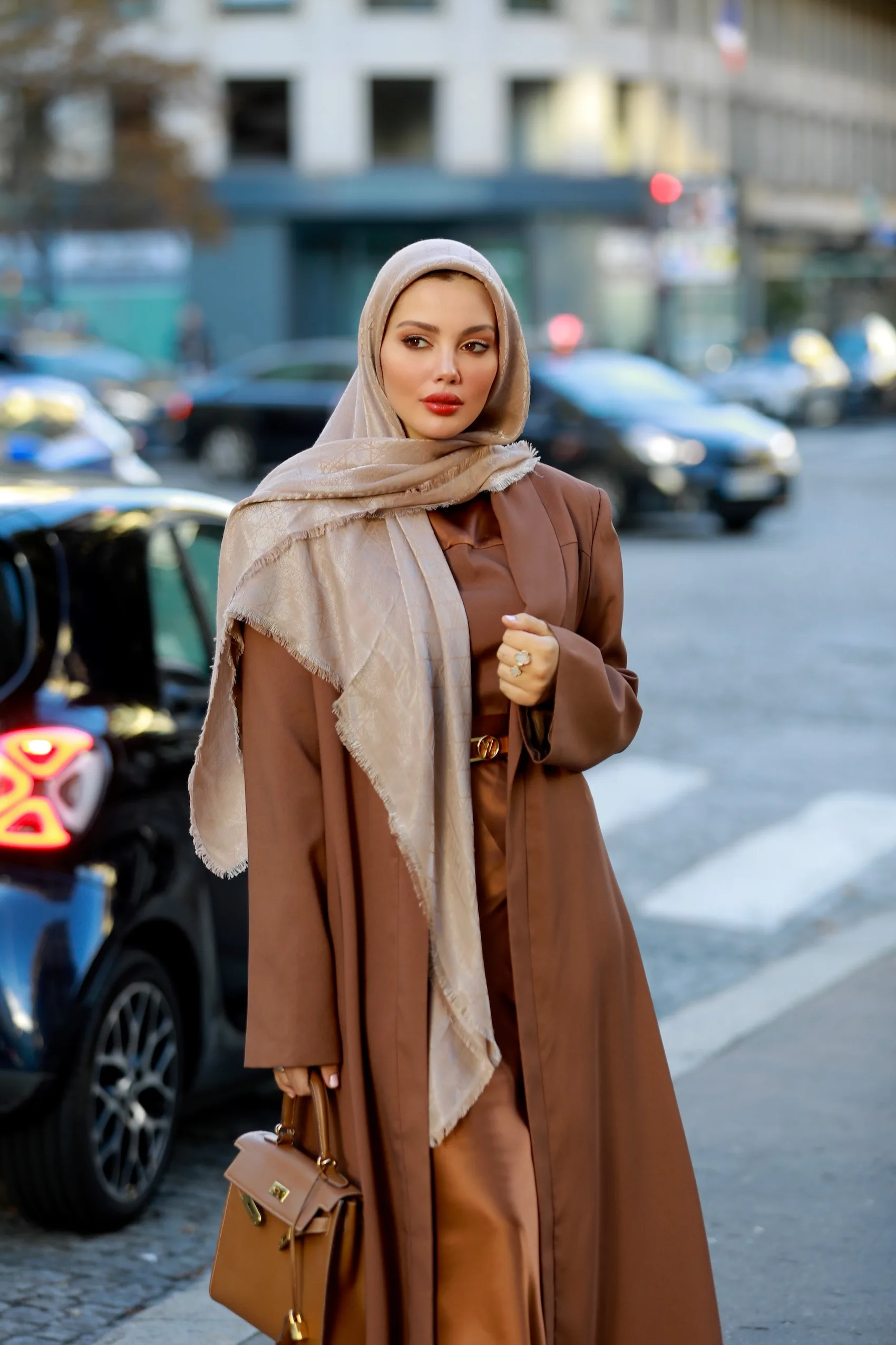 Ghalia Bozakouk photo 2 — Brown, Average