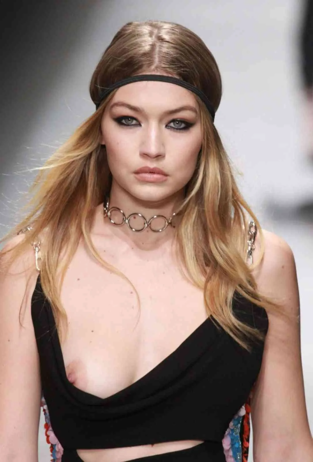 Gigi Hadid photo 5 — Mixed-race (primarily Middle Eastern), Actress, Director, Glamour Model, Influencer, Supermodel, TikTok Star
