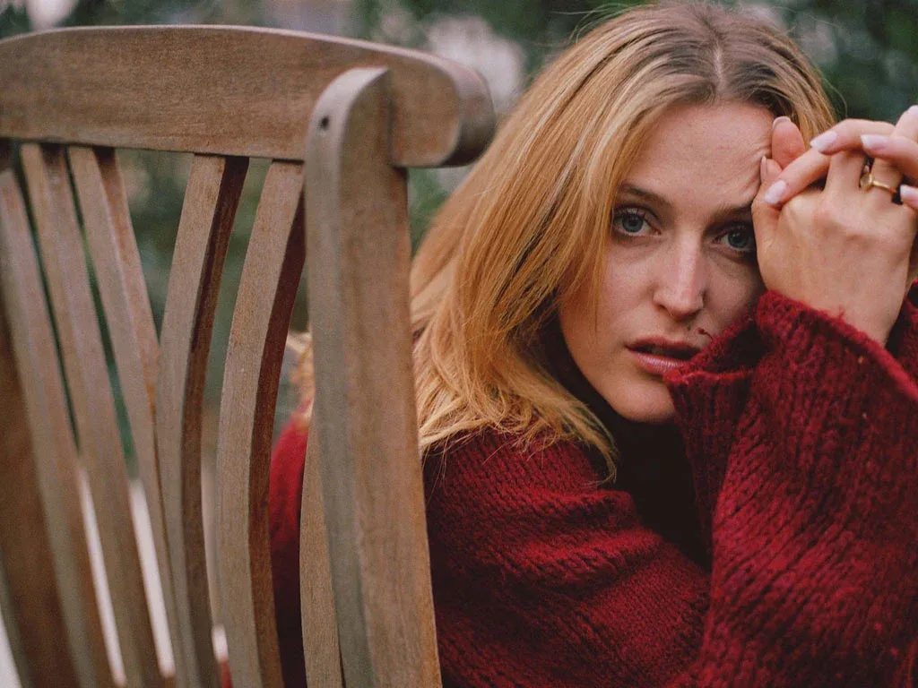 Gillian Anderson photo 8 — Blonde, Slim