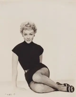 Glynis Johns photo 13 — British),  (South African),  (American, Blonde