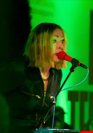 Gudrun Gut photo 2 — Auburn, Slim