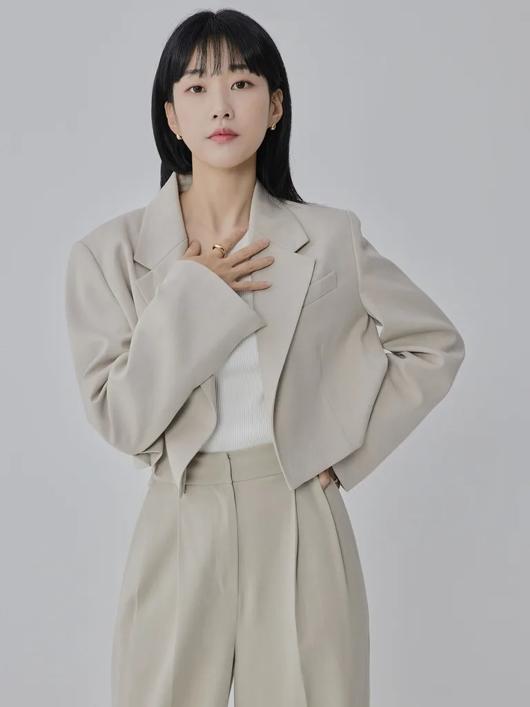 Ha Yoon-kyung photo 2 — Asian, Actress