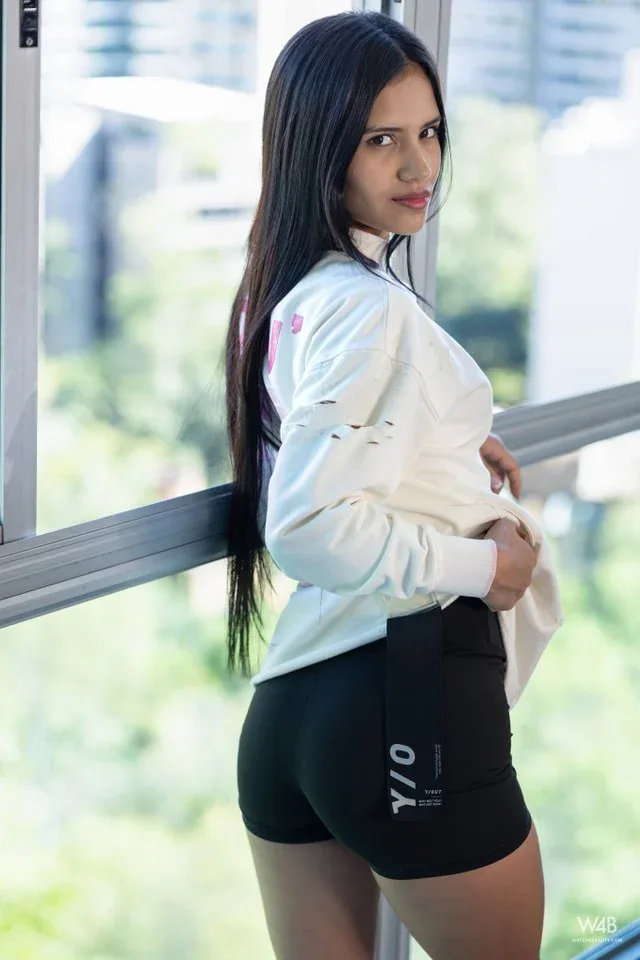 Hada (Watch4Beauty) photo 7 — Colombian, Brown