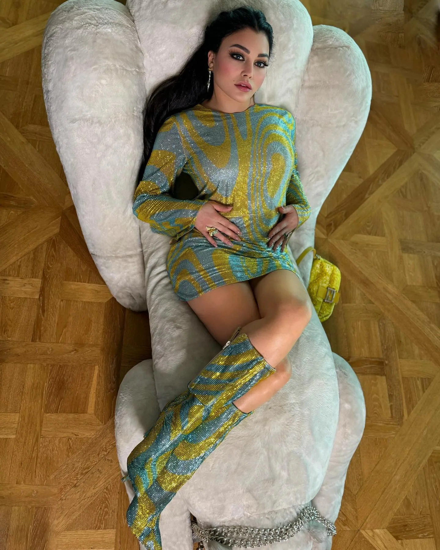 Haifa Wehbe photo 8 — Brown, Average