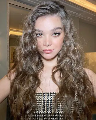 Hailee Steinfeld photo 18 — Actress, Influencer, Musician, Producer, American