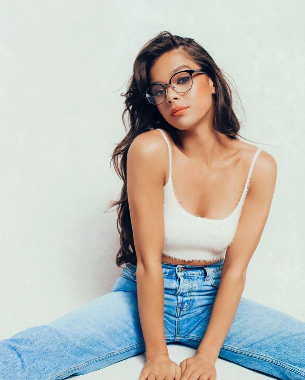 Hailee Steinfeld photo 9 — Slim, Hazel