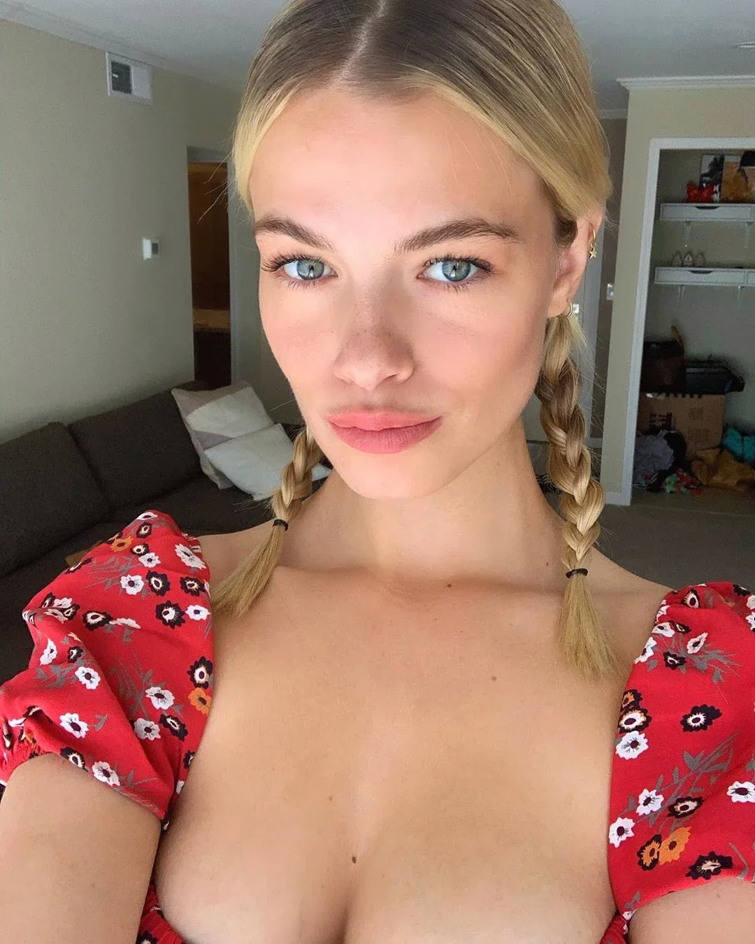 Hailey Clauson photo 18 — Model, American