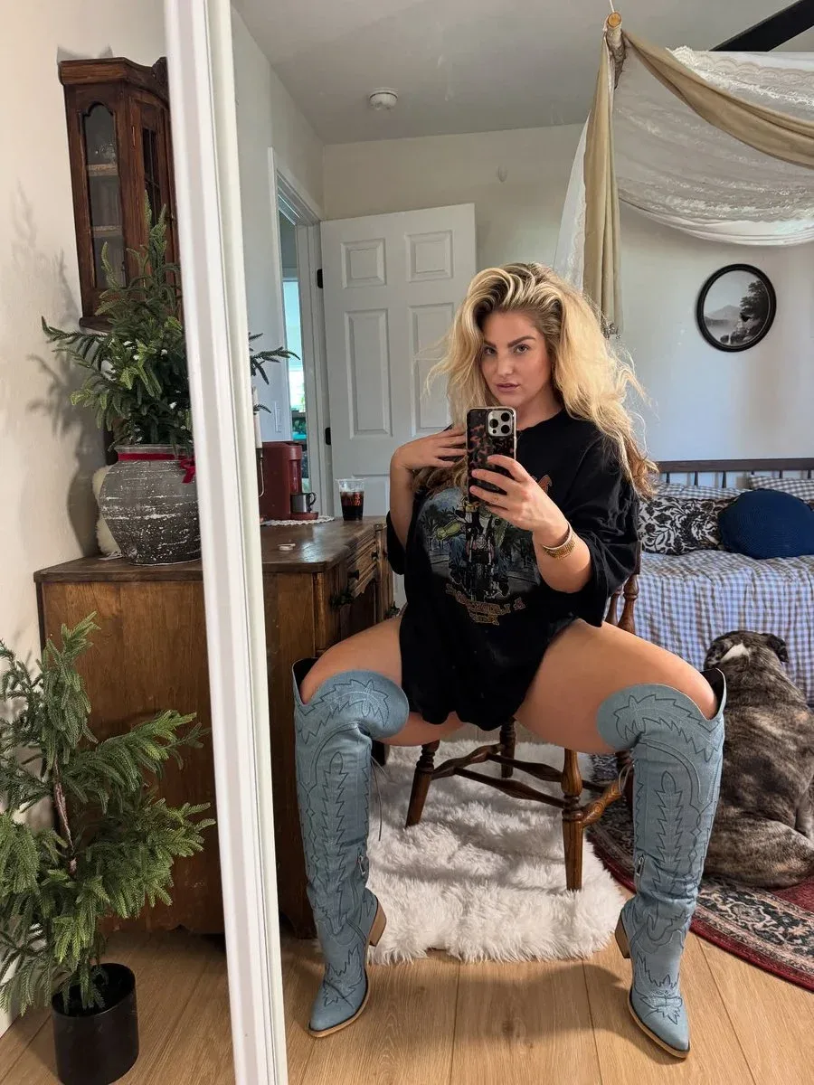Haleigh Cox photo 8 — Blonde, Chubby